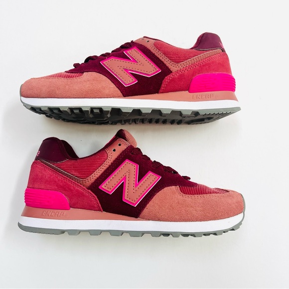 New Balance 574 - Picture 8 of 8